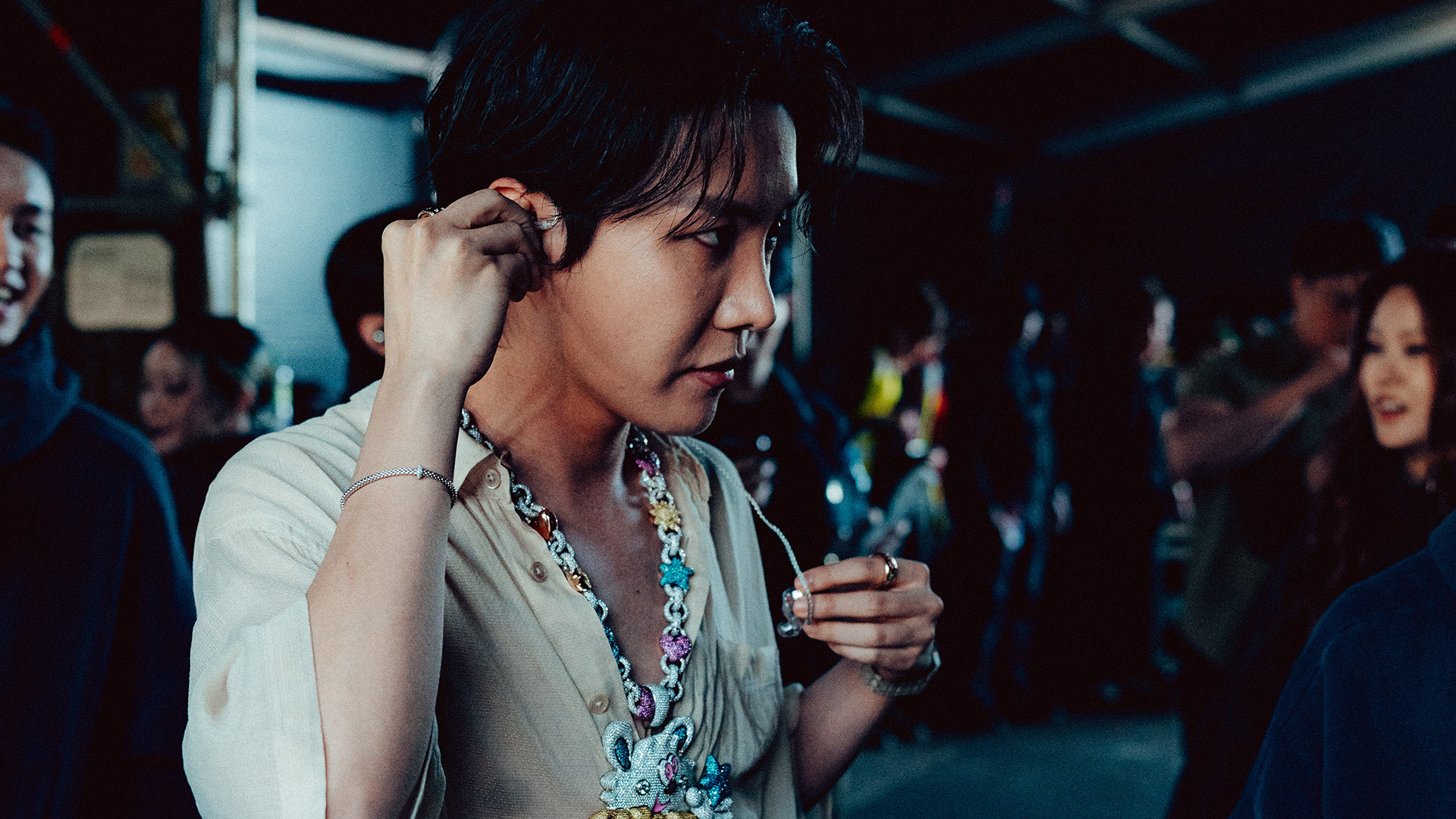 DDA_j-jope_Backstage_1920x1080